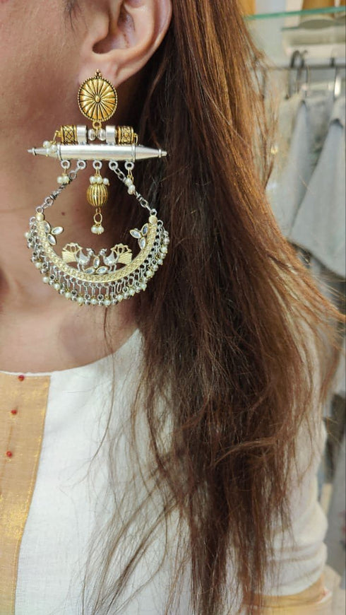Dual Tone Peacock Pearl Earring